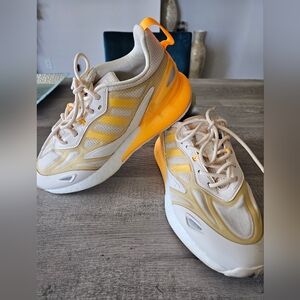 Women's Adidas Originals ZX 2K Boost 2.0 Wonder White Orange Tint GZ7823 size 7